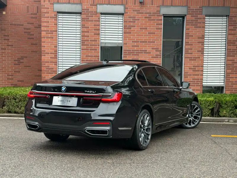 BMW 7-series