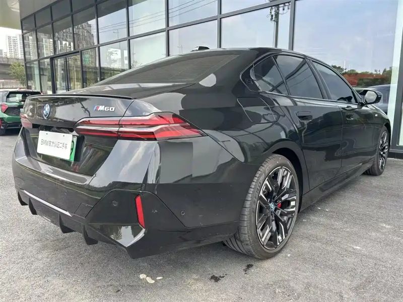 BMW i5