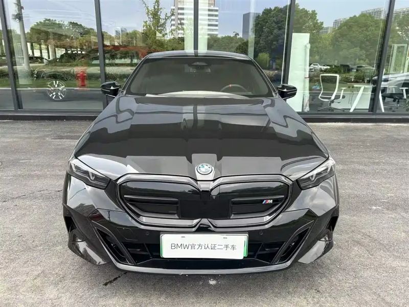 BMW i5