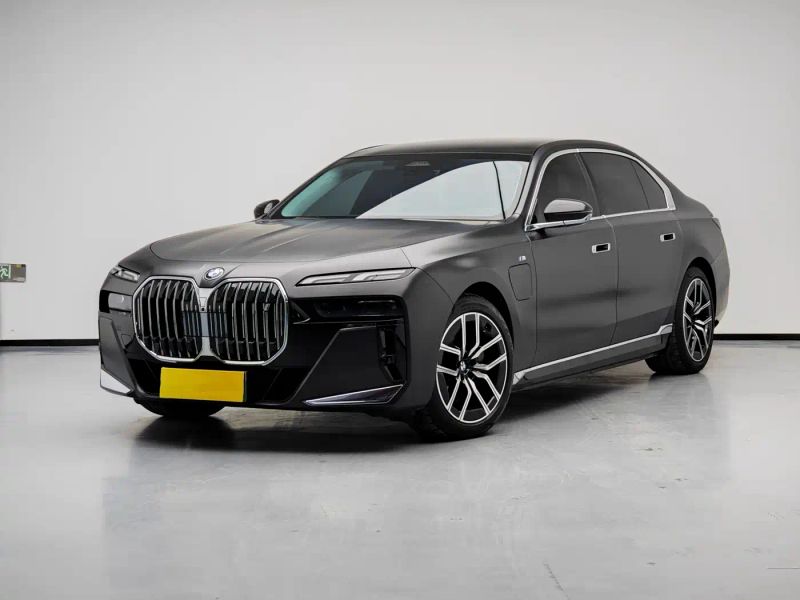BMW i7