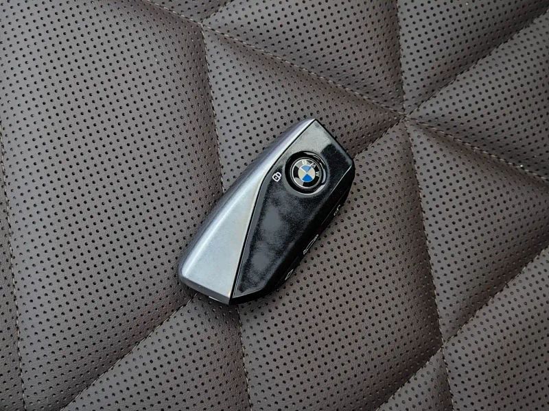 BMW i7