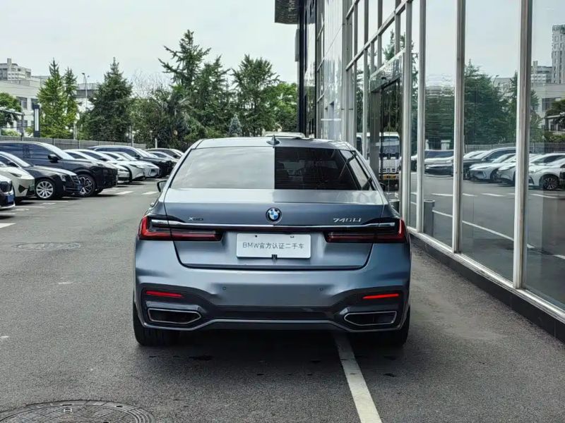 BMW 7-series