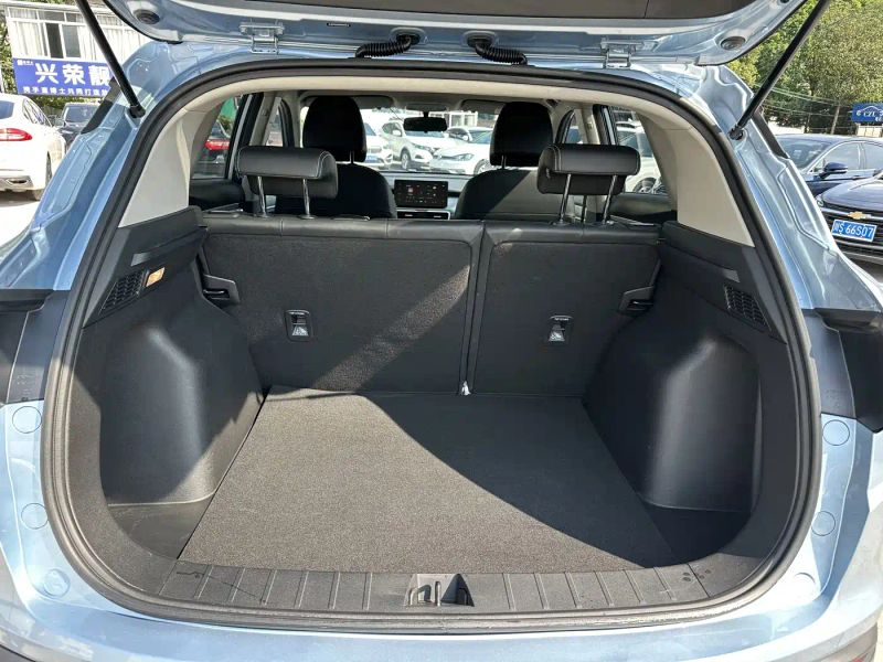 Geely binyue