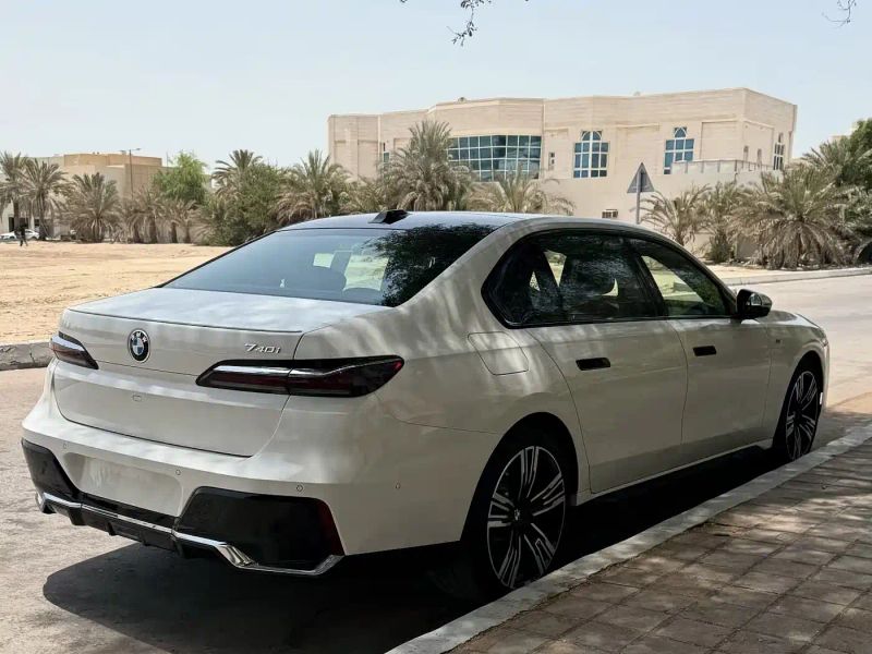BMW 7-series