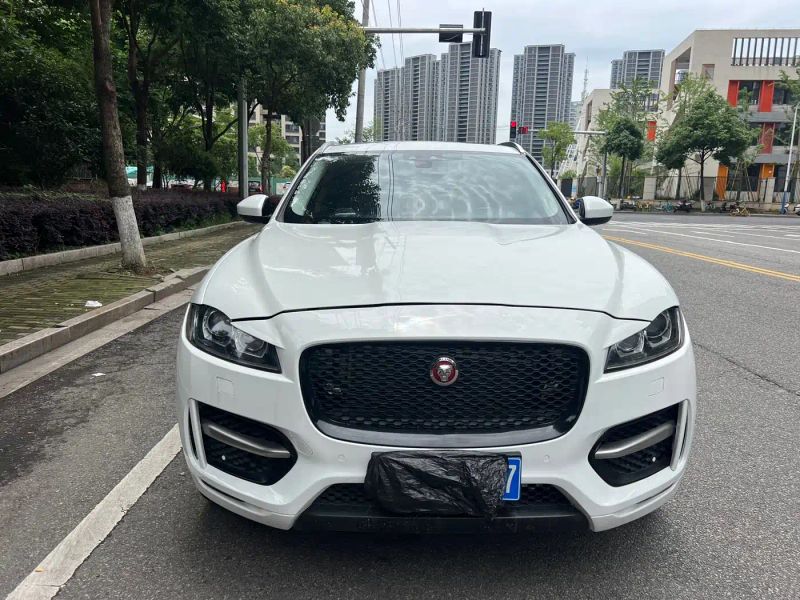 Jaguar F-PACE