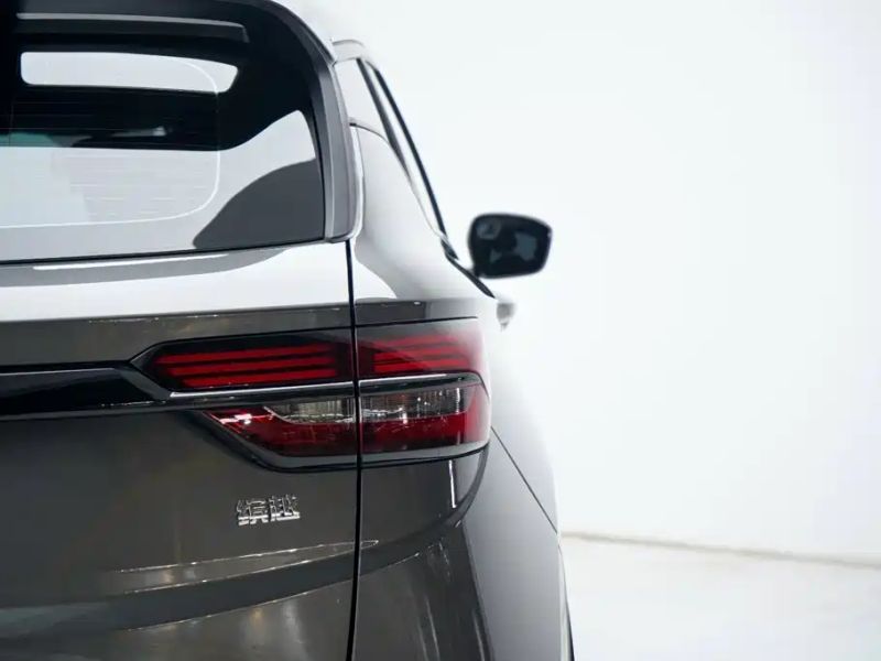 Geely binyue