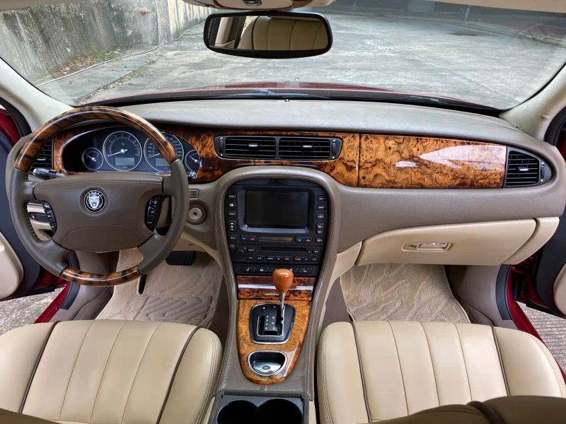 Jaguar S-TYPE
