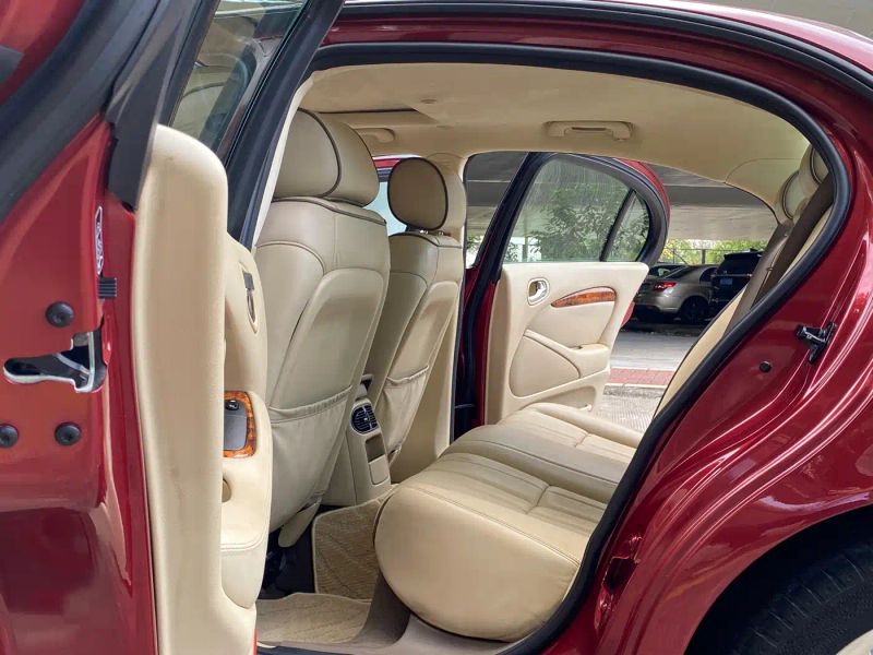 Jaguar S-TYPE