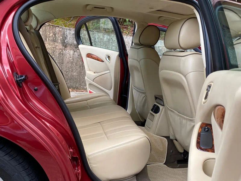 Jaguar S-TYPE