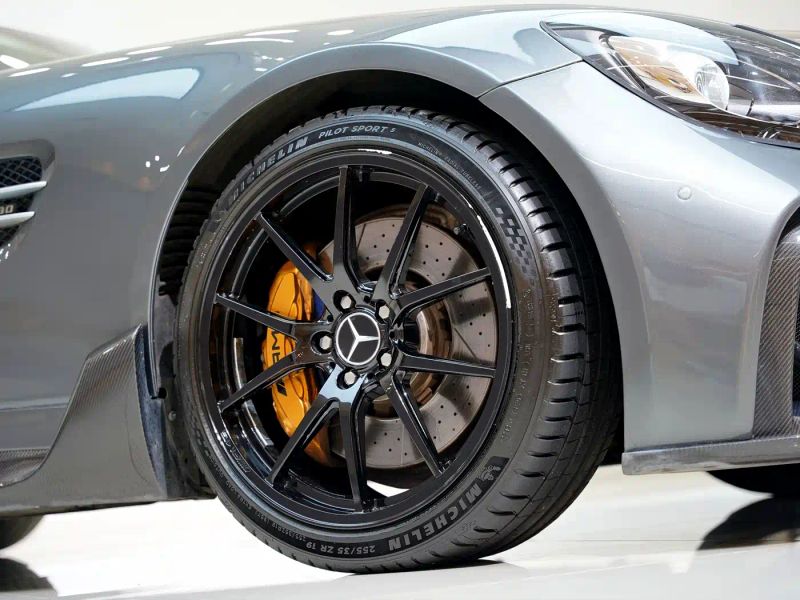 Mercedes-benz amg-gt