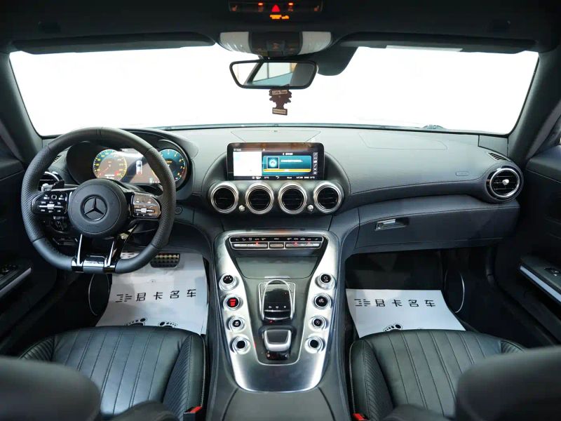 Mercedes-benz amg-gt