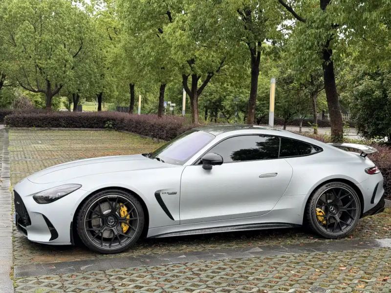 Mercedes-benz amg-gt