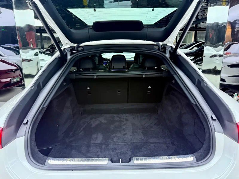 Mercedes-benz eqs