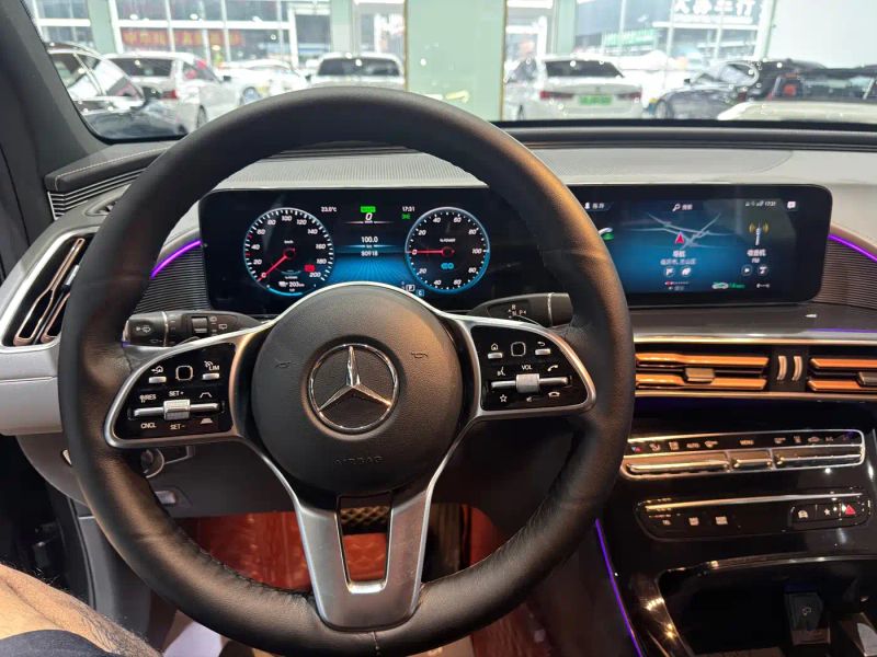 Mercedes-benz eqc