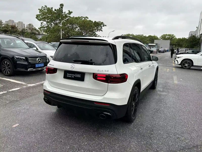 Mercedes-benz glb