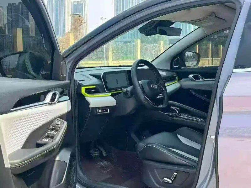 Geely binyue