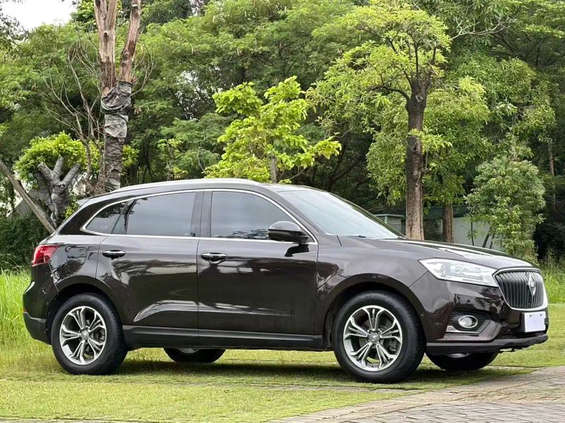 Borgward bx7