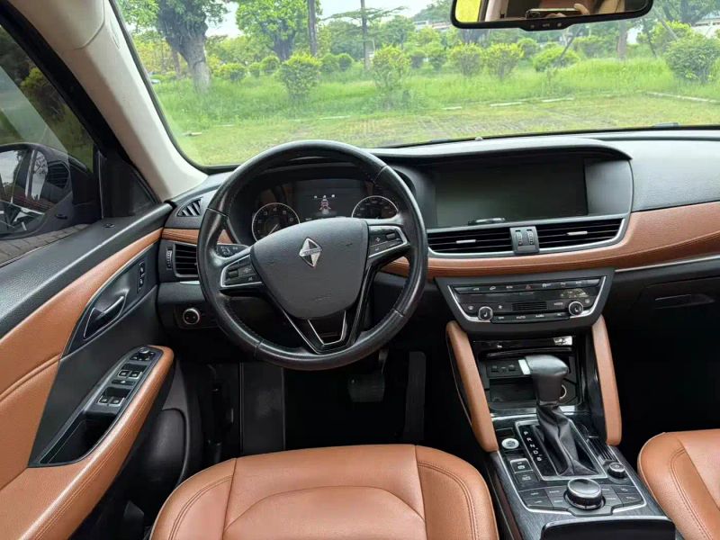 Borgward bx7
