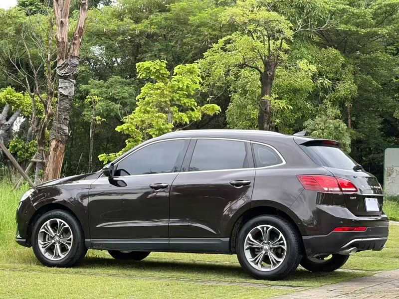 Borgward bx7