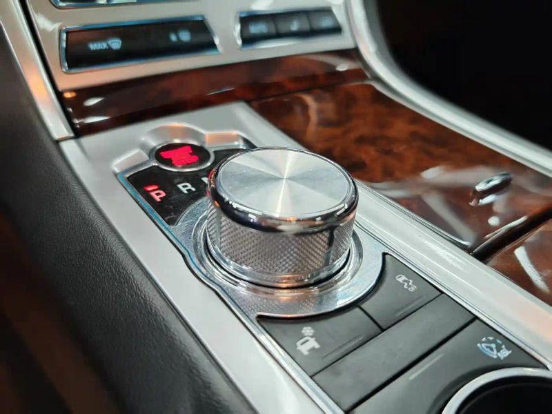 Jaguar xf