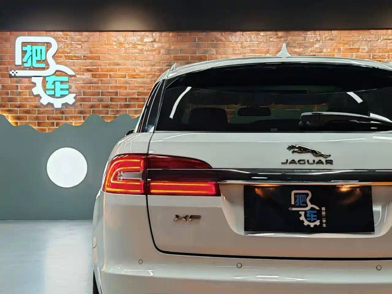 Jaguar xf