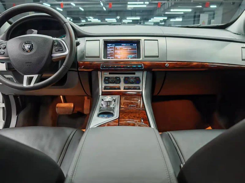 Jaguar xf