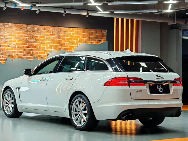 Jaguar xf