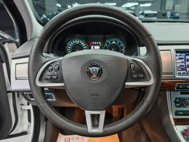 Jaguar xf