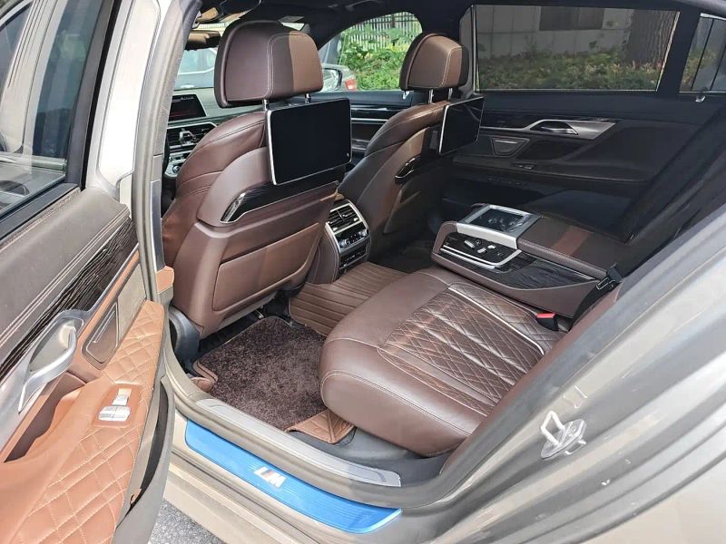 BMW 7-series