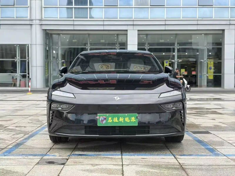 eπ sedan