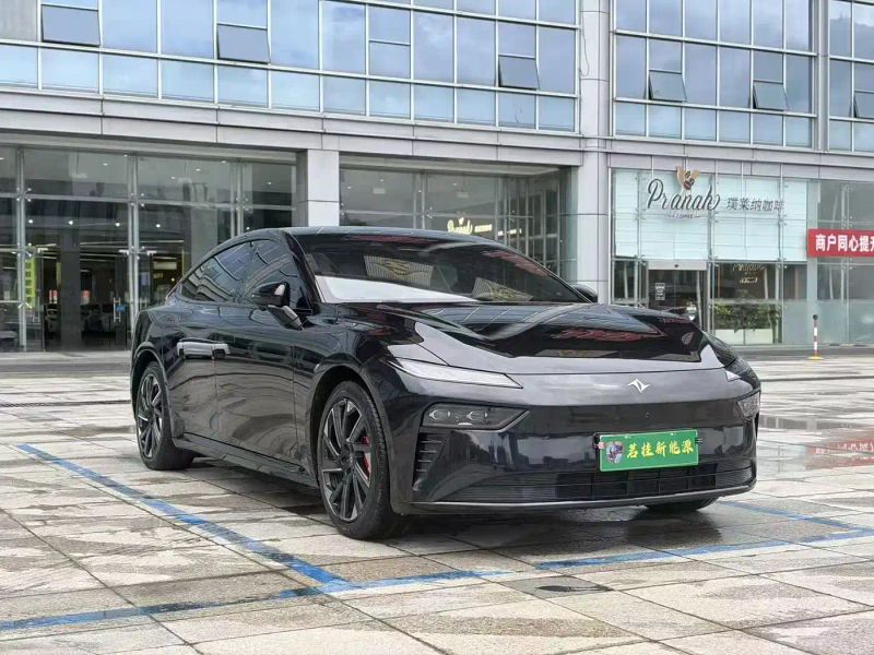 eπ sedan