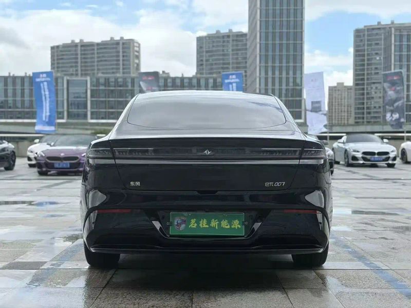 eπ sedan