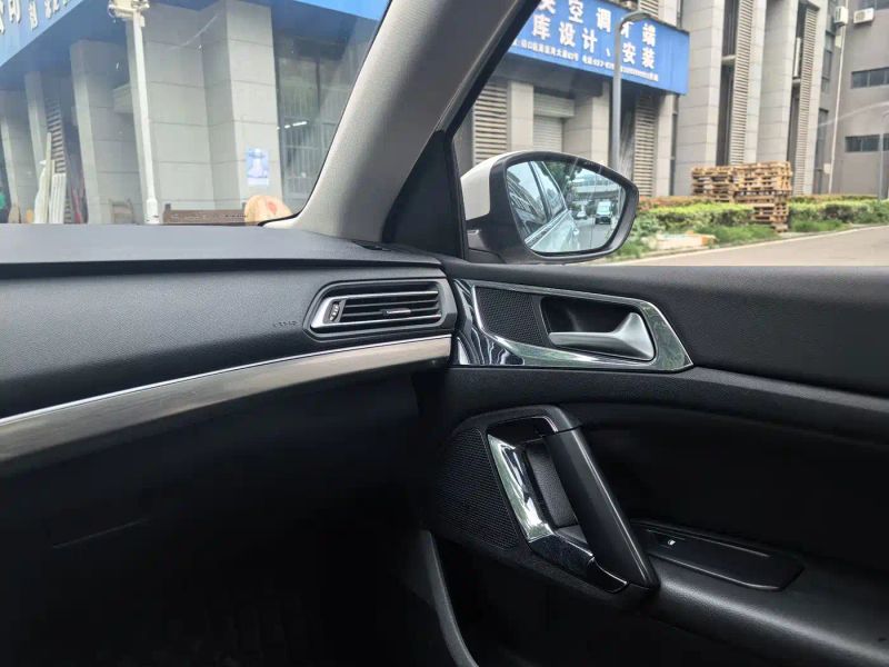 Peugeot peugeot_408