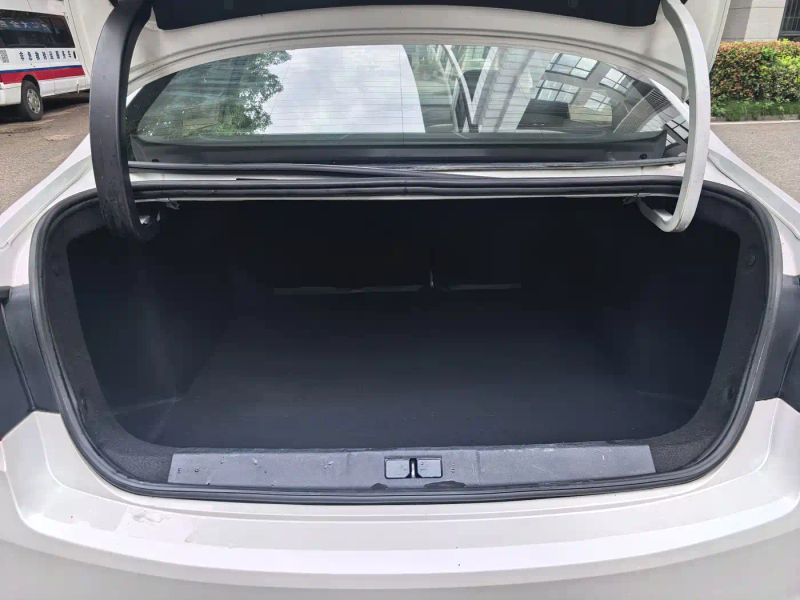 Peugeot peugeot_408