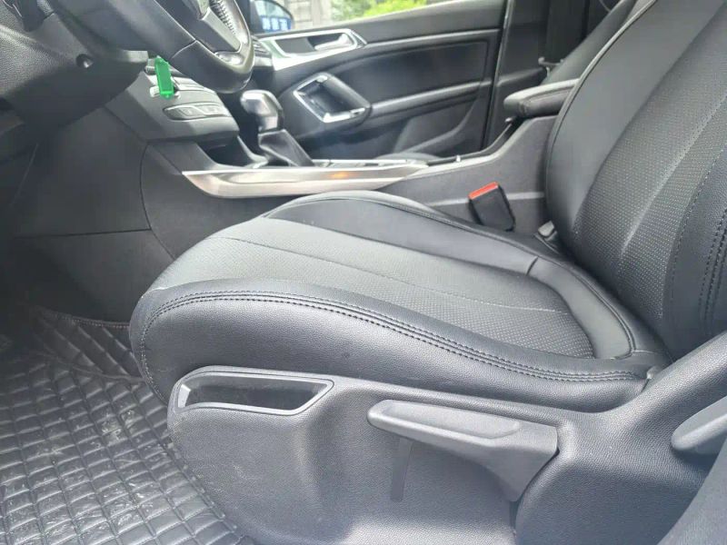 Peugeot peugeot_408