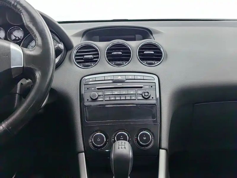 Peugeot peugeot_408