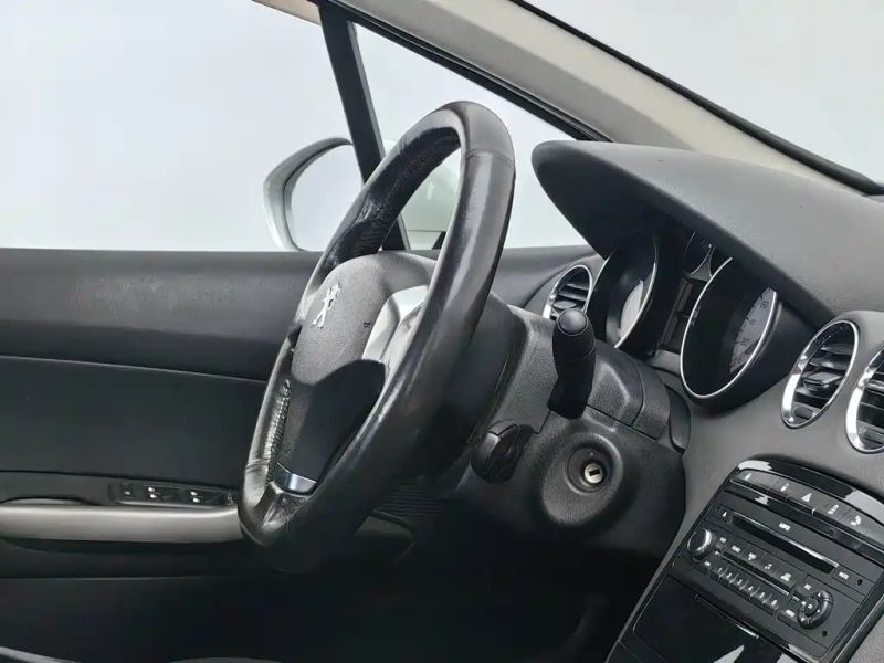 Peugeot peugeot_408