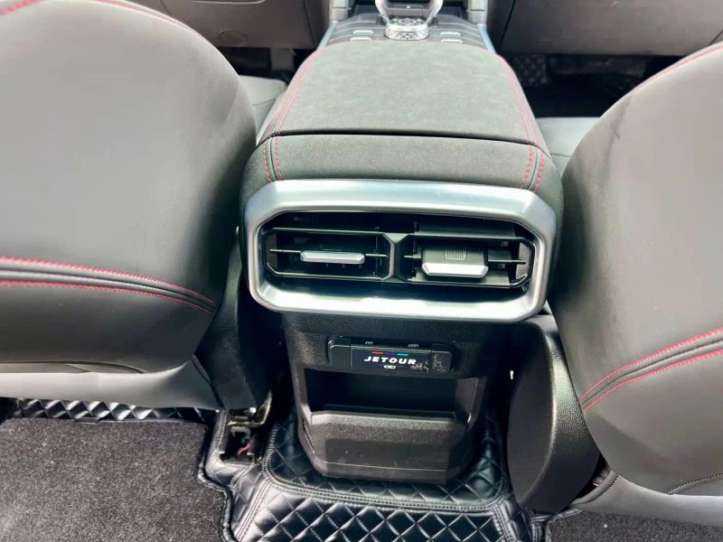 Jetour traveler