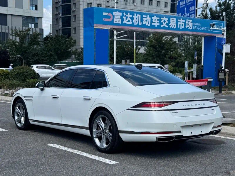 Genesis genesis-g90