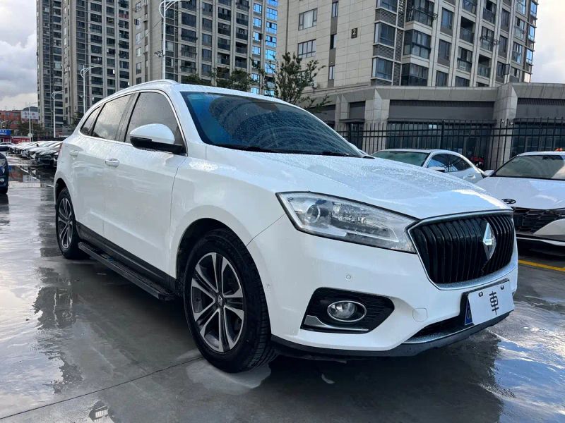 Borgward bx7