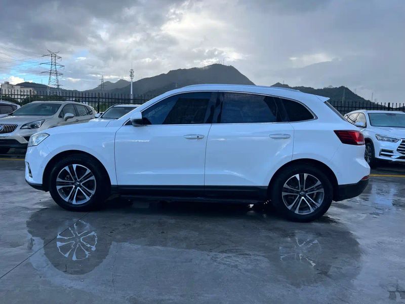 Borgward bx7