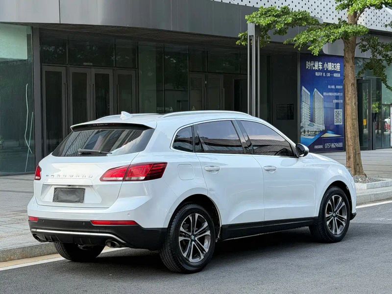 Borgward bx7