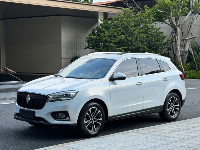 Borgward bx7
