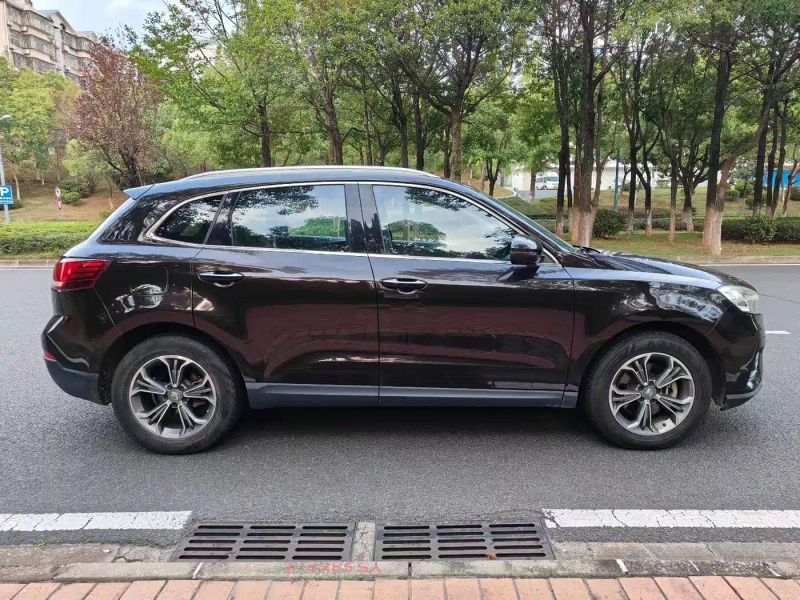 Borgward bx7