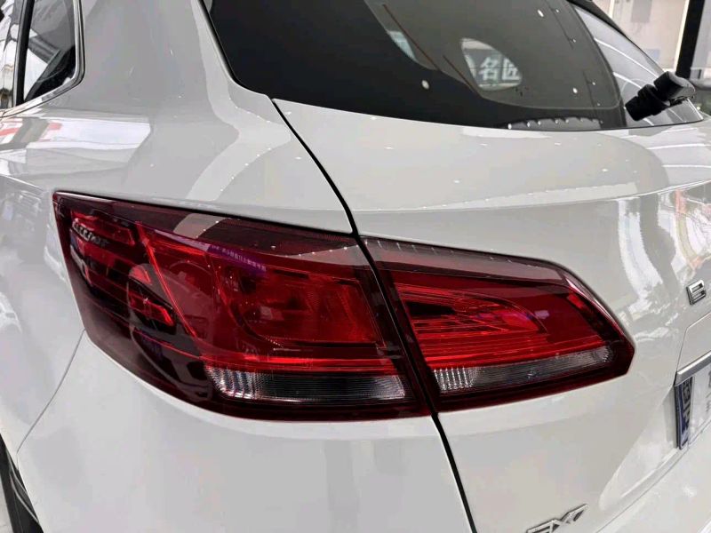 Borgward bx7