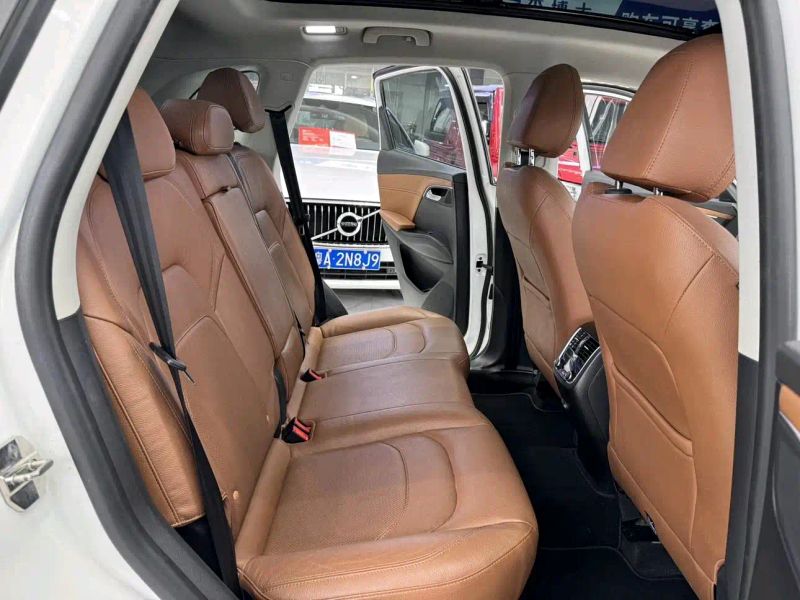 Borgward bx7