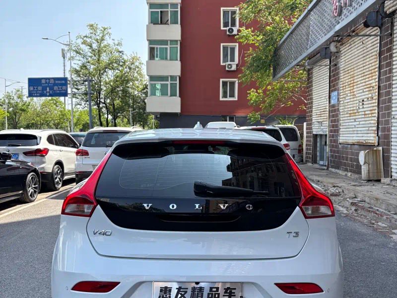 Volvo V40