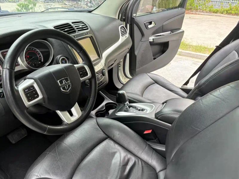 Dodge crossroad