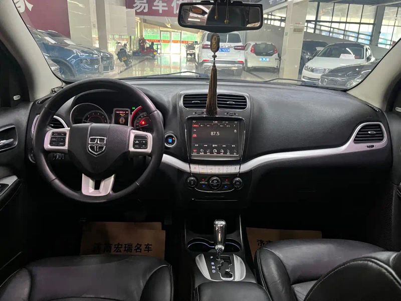 Dodge crossroad