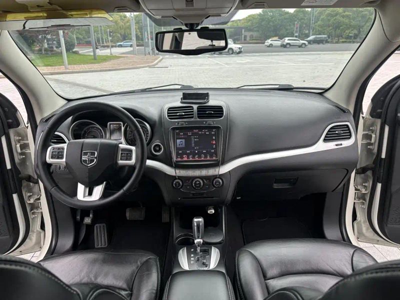 Dodge crossroad